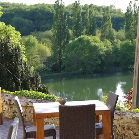 Hotell Logis Domaine Du Chatelard 4*