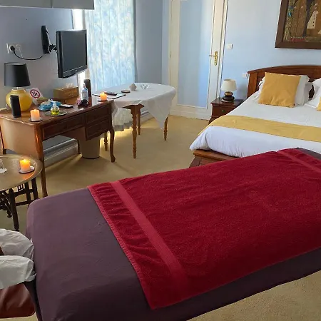 Logis Domaine Du Chatelard 4*