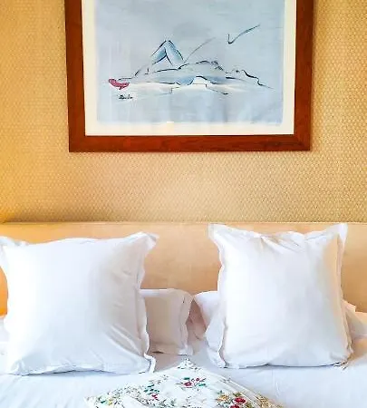 Logis Domaine Du Chatelard Hotel