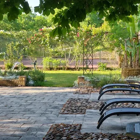 Logis Domaine Du Chatelard