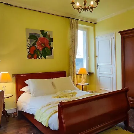 Hotell Logis Domaine Du Chatelard