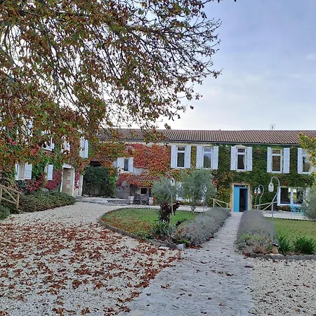 Logis Domaine Du Chatelard Hotel