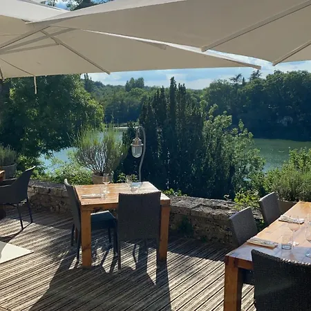 Logis Domaine Du Chatelard 4*