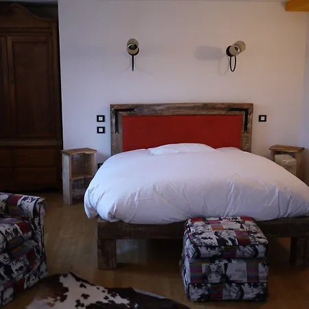 Logis Domaine Du Chatelard 4*