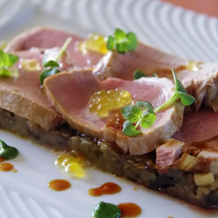 Hotel Logis Domaine Du Chatelard