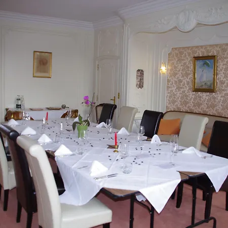 Hotel Logis Domaine Du Chatelard