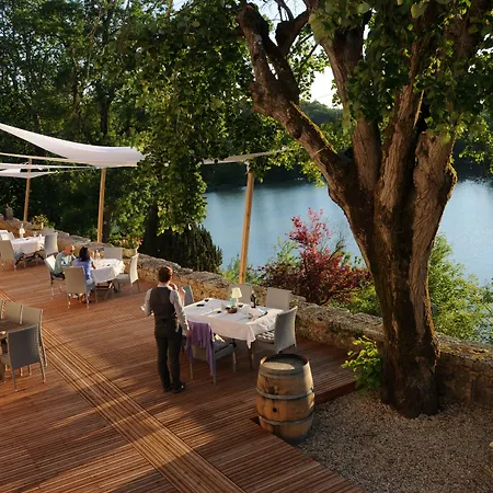 Logis Domaine Du Chatelard 4*