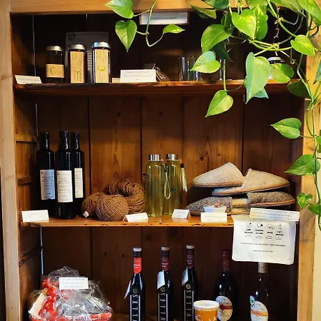 Hotel Logis Domaine Du Chatelard