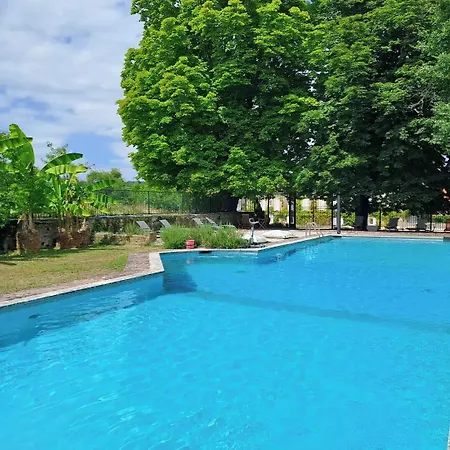 Logis Domaine Du Chatelard Hotel