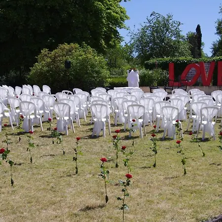 Logis Domaine Du Chatelard Hotel