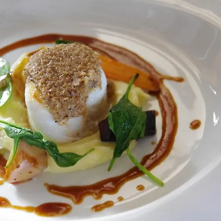 Hotell Logis Domaine Du Chatelard 4*