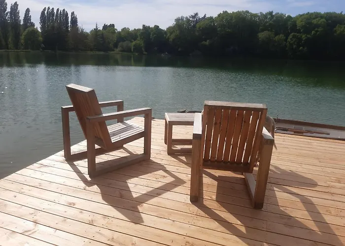 Hotel Logis Domaine Du Chatelard 4*