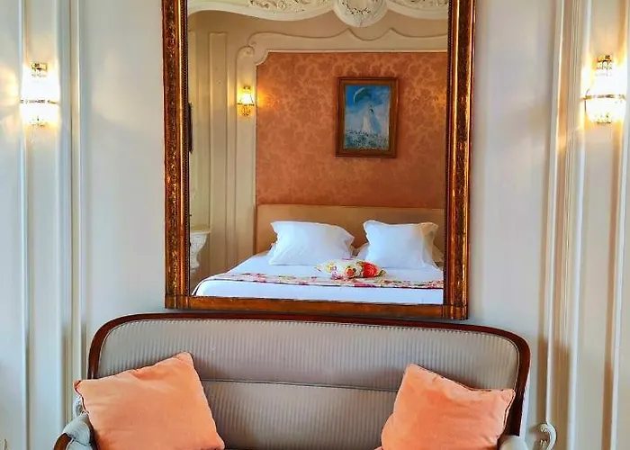 Logis Domaine Du Chatelard Hotel 4*