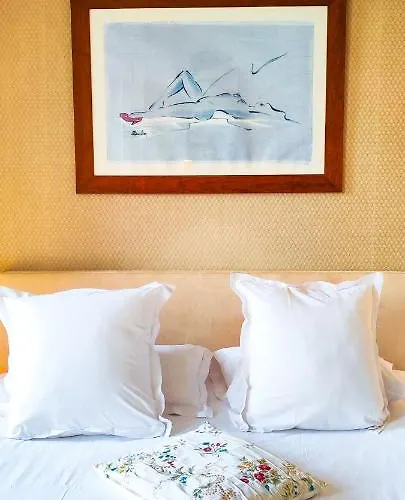 Logis Domaine Du Chatelard Hotel