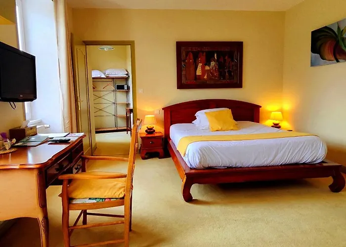 Logis Domaine Du Chatelard 4*