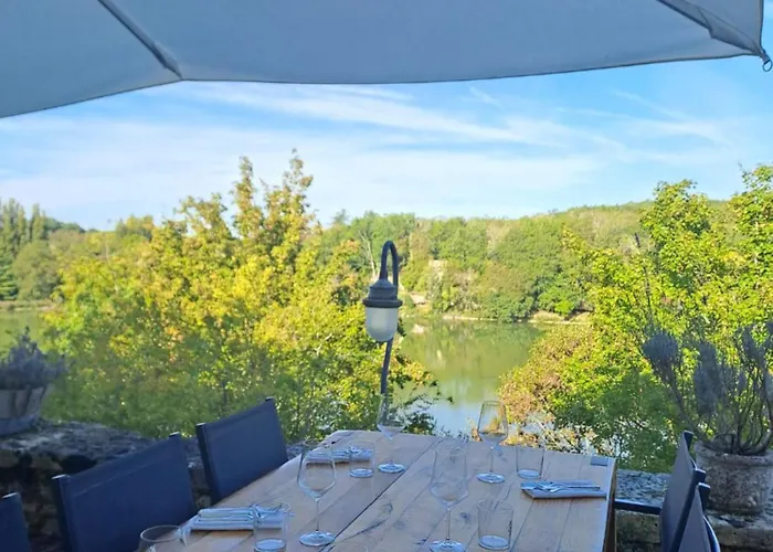 Logis Domaine Du Chatelard