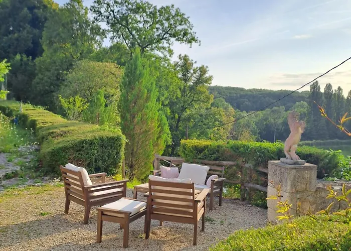 Logis Domaine Du Chatelard