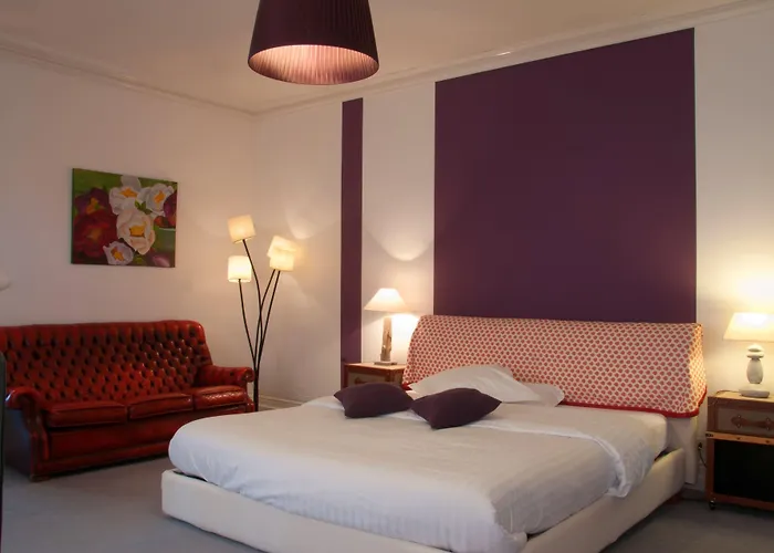 Hotel Logis Domaine Du Chatelard