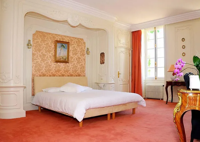 Logis Domaine Du Chatelard Hotel