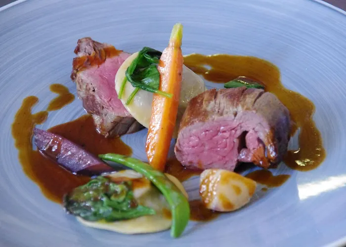 Hotel Logis Domaine Du Chatelard