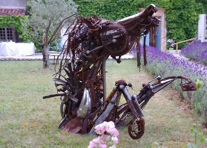 Logis Domaine Du Chatelard 4*