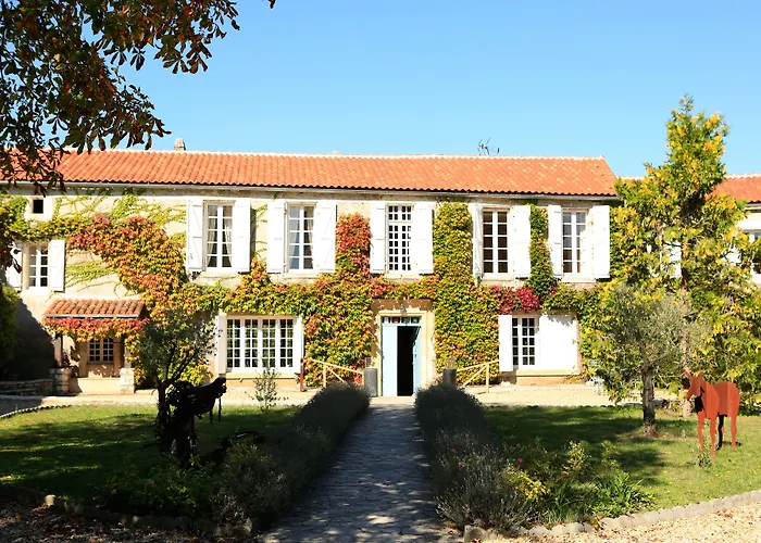 Logis Domaine Du Chatelard Szálloda