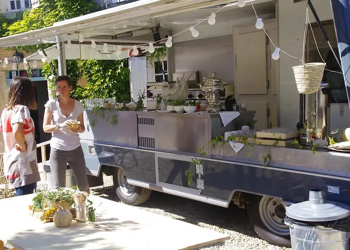 Hotel Logis Domaine Du Chatelard