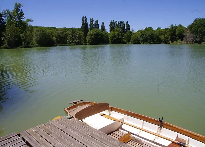 Logis Domaine Du Chatelard Hotel
