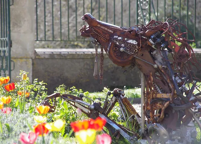 Hotel Logis Domaine Du Chatelard 4*