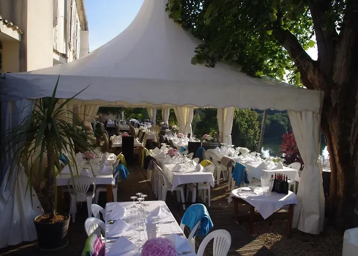 Hotel Logis Domaine Du Chatelard Dirac